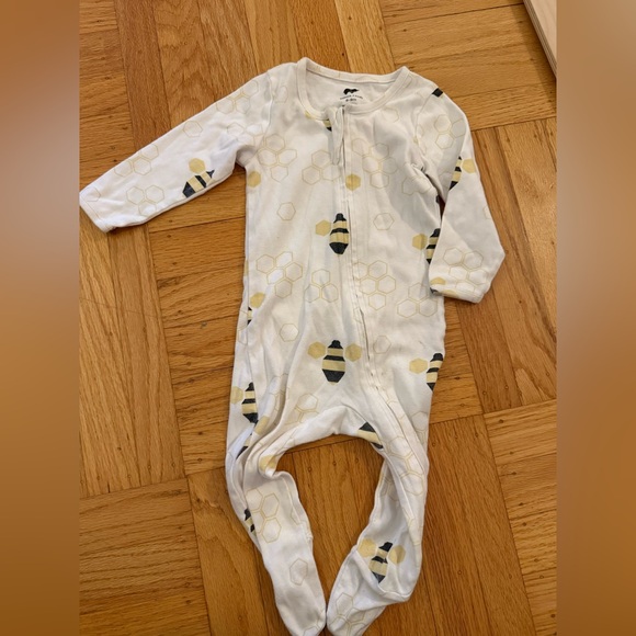 Kids One Piece with Bee Pattern - Picture 1 of 2